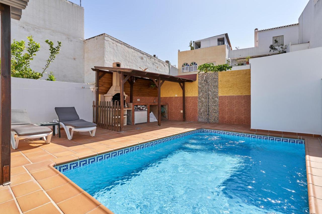 Vivienda Con Piscina * Nerja