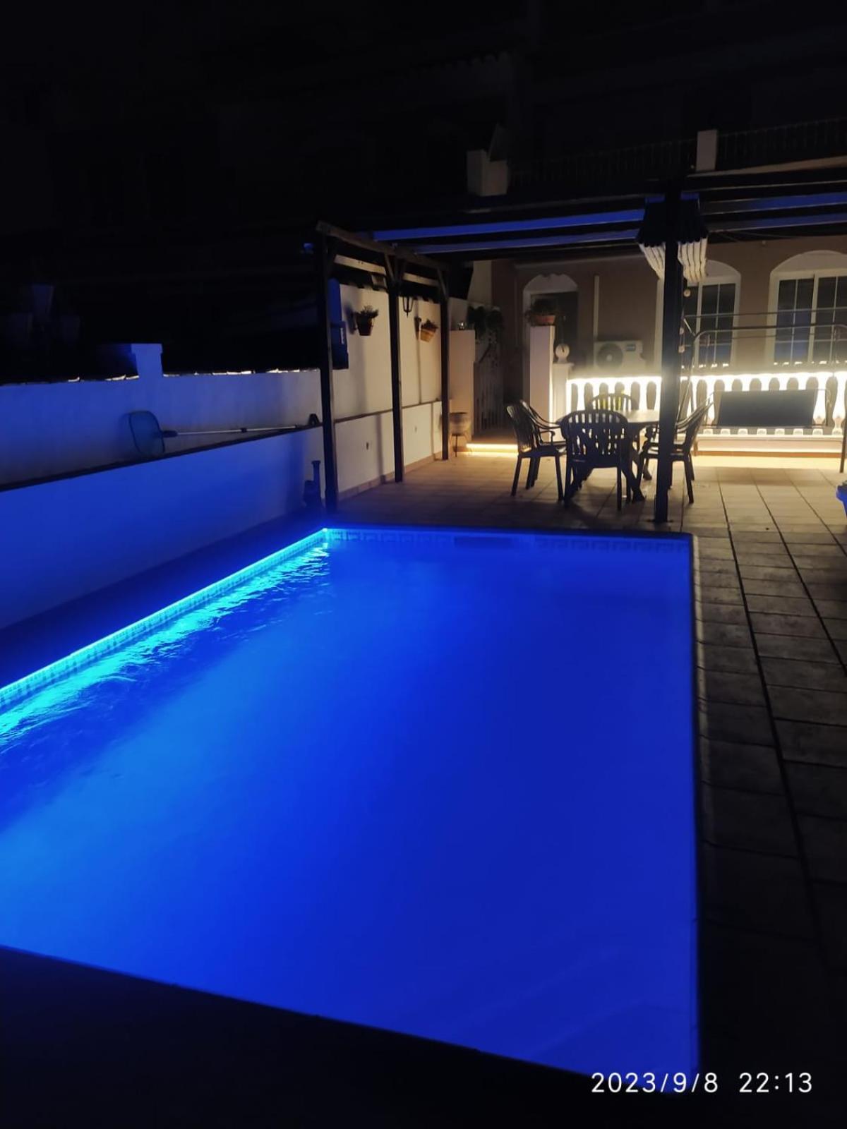 Vivienda Con Piscina * Nerja
