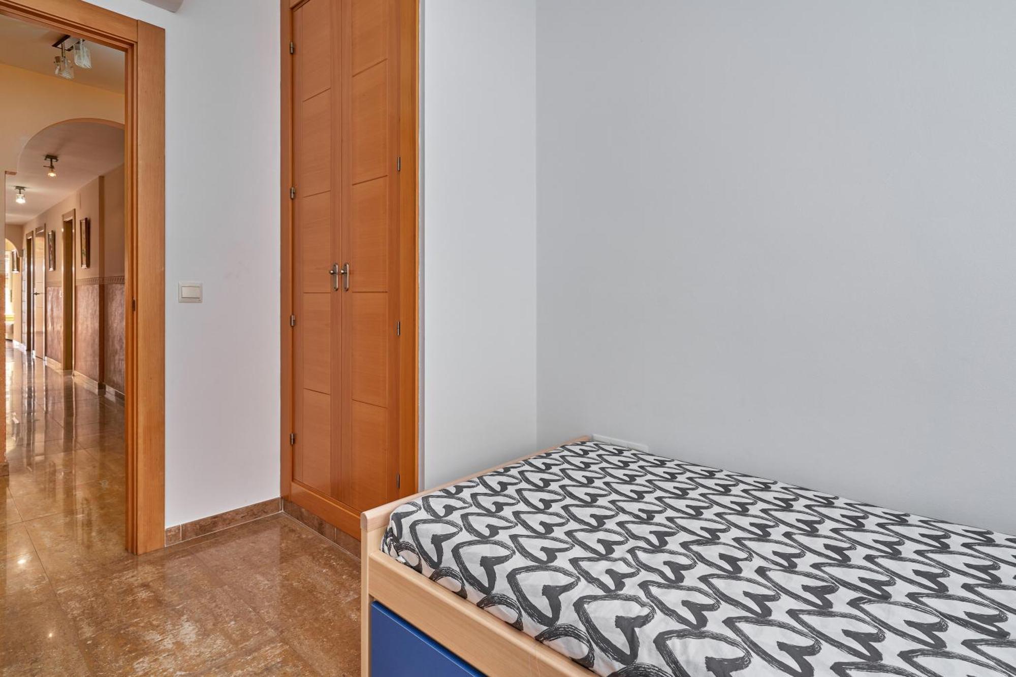 Vivienda Con Piscina