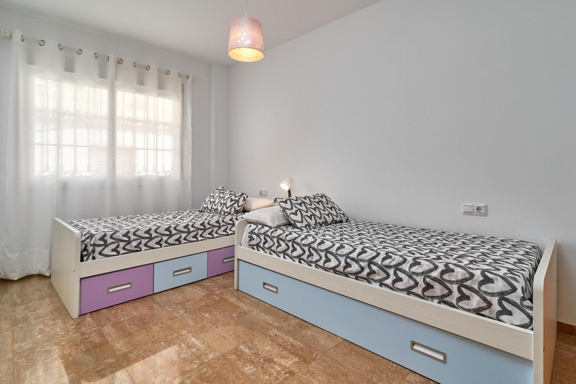 Vivienda Con Piscina * Nerja