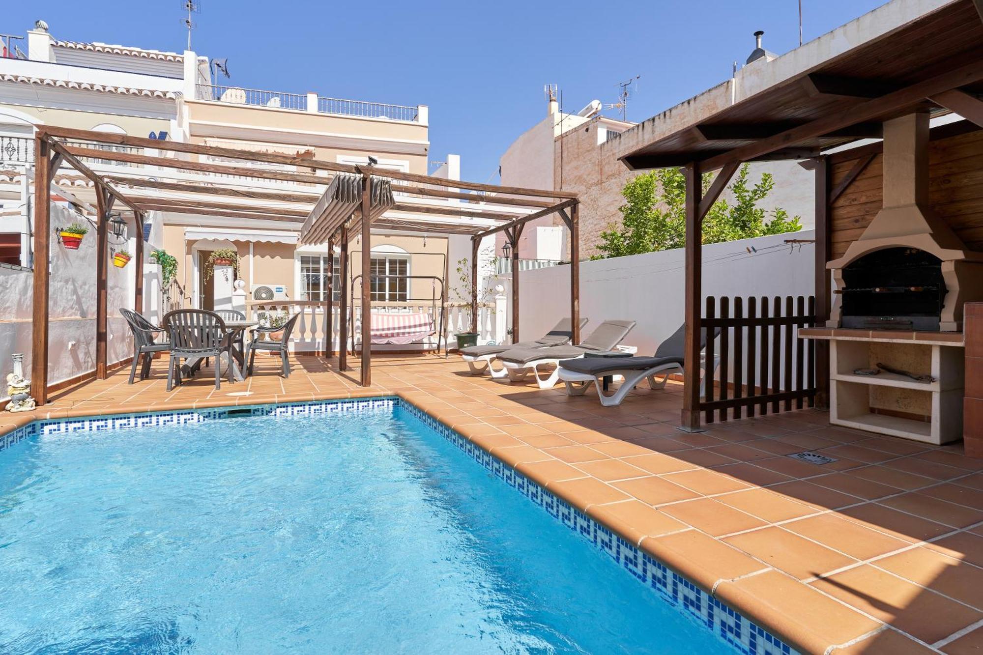 Vivienda Con Piscina